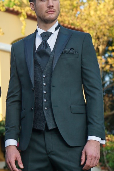 Manzetti öltöny